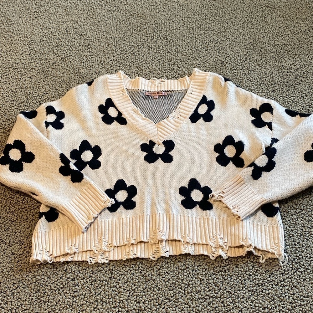 Bailey Rose Distressed Flower V Neck Sweater Soze XS in Like New Condition